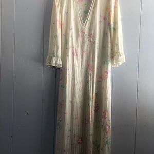 Vintage Robe Maxi Dress with Lace Trim M/L